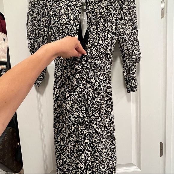 TOPSHOP Ruched Detail V-Neck Dress - Picture 9 of 14